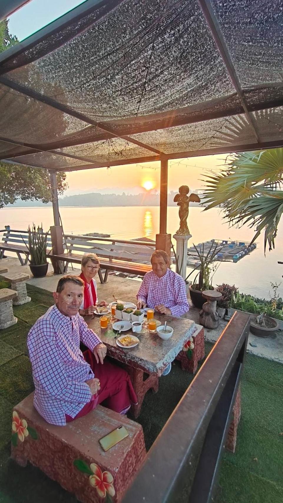 Baan Dongsak River View Sangkhla Buri Ngoại thất bức ảnh